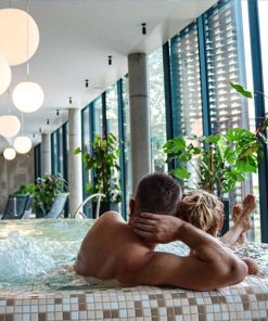 NAUJIENA! 3 valandų trukmės SPA programa su masažu ir poilsiu baseino ir pirčių erdvėje darbo dienomis dviem
